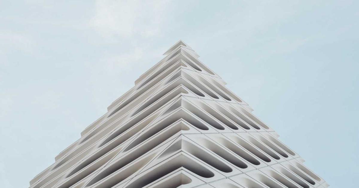 تقلبات حادة متوقعة لـ SHIB: حيتان الكريبتو تحرك السوق