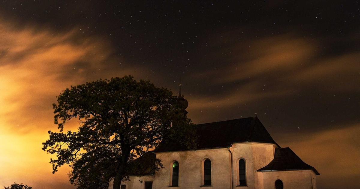 نظرية مثيرة للجدل: هل الصراعات العالمية مرتبطة بـ XRP والبيتكوين؟